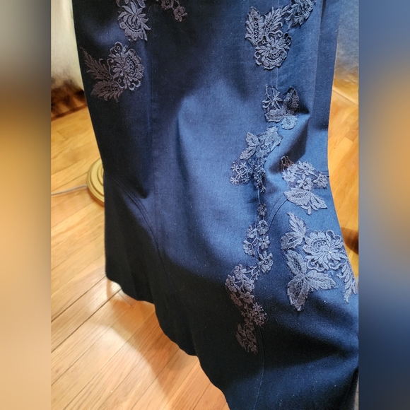 PRICE DROP RICKI FREEMAN FOR TERI JON  DRESS BLUE STRETCH DENIM AND LACE MIDI - Picture 5 of 12